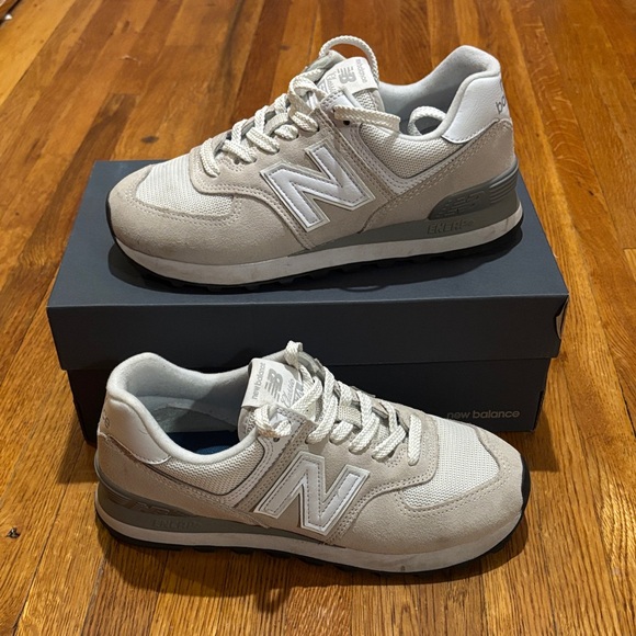 New Balance 574 Core White/Grey Women’s US 8.5 WD - Picture 1 of 4